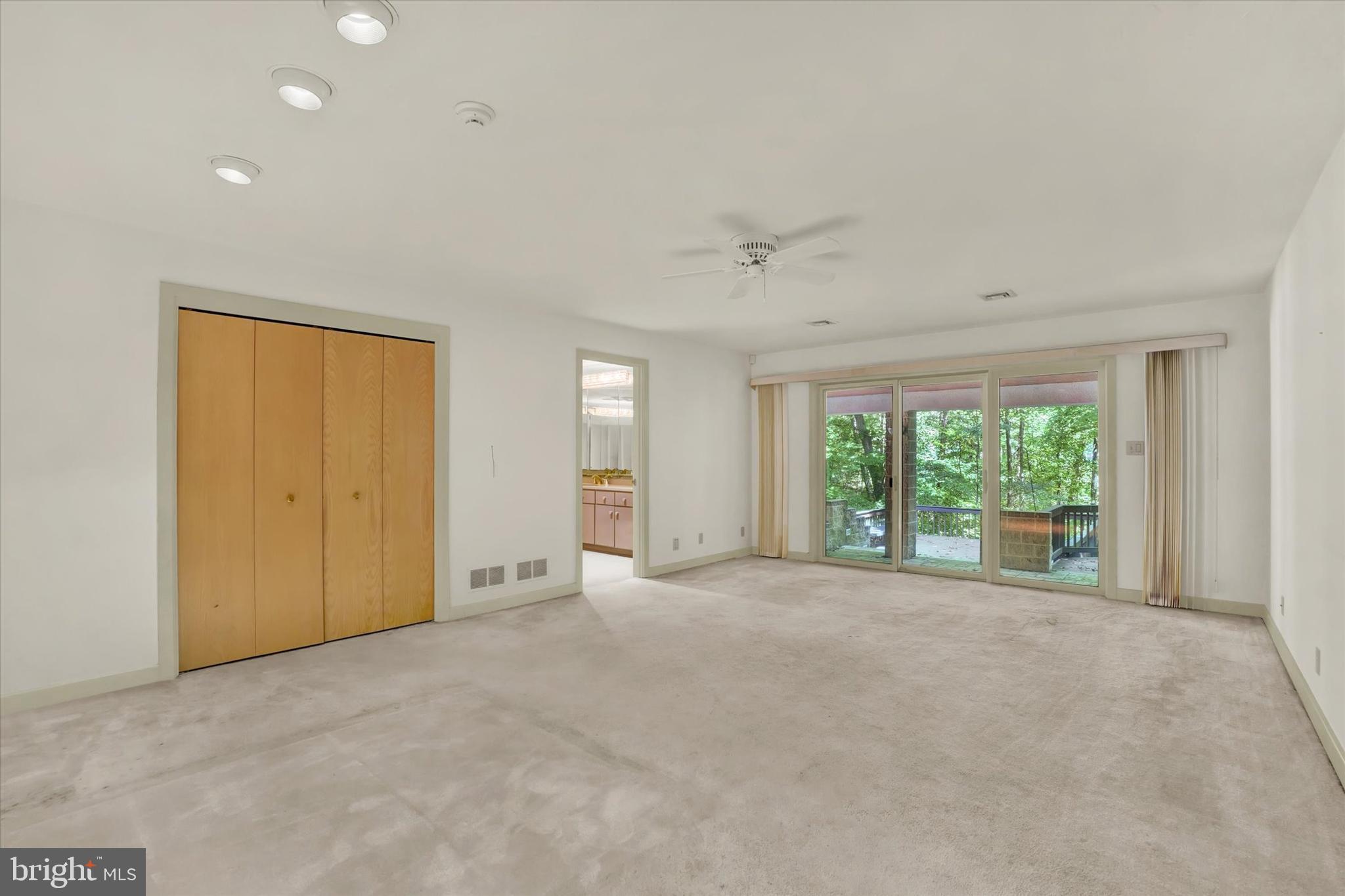 SPRINGETTS OAKS - Residential