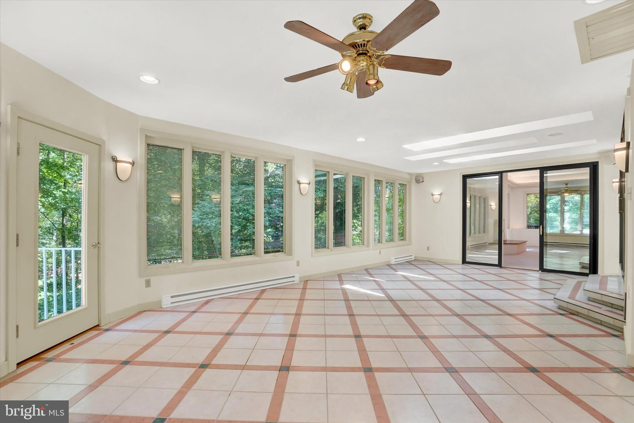 SPRINGETTS OAKS - Residential