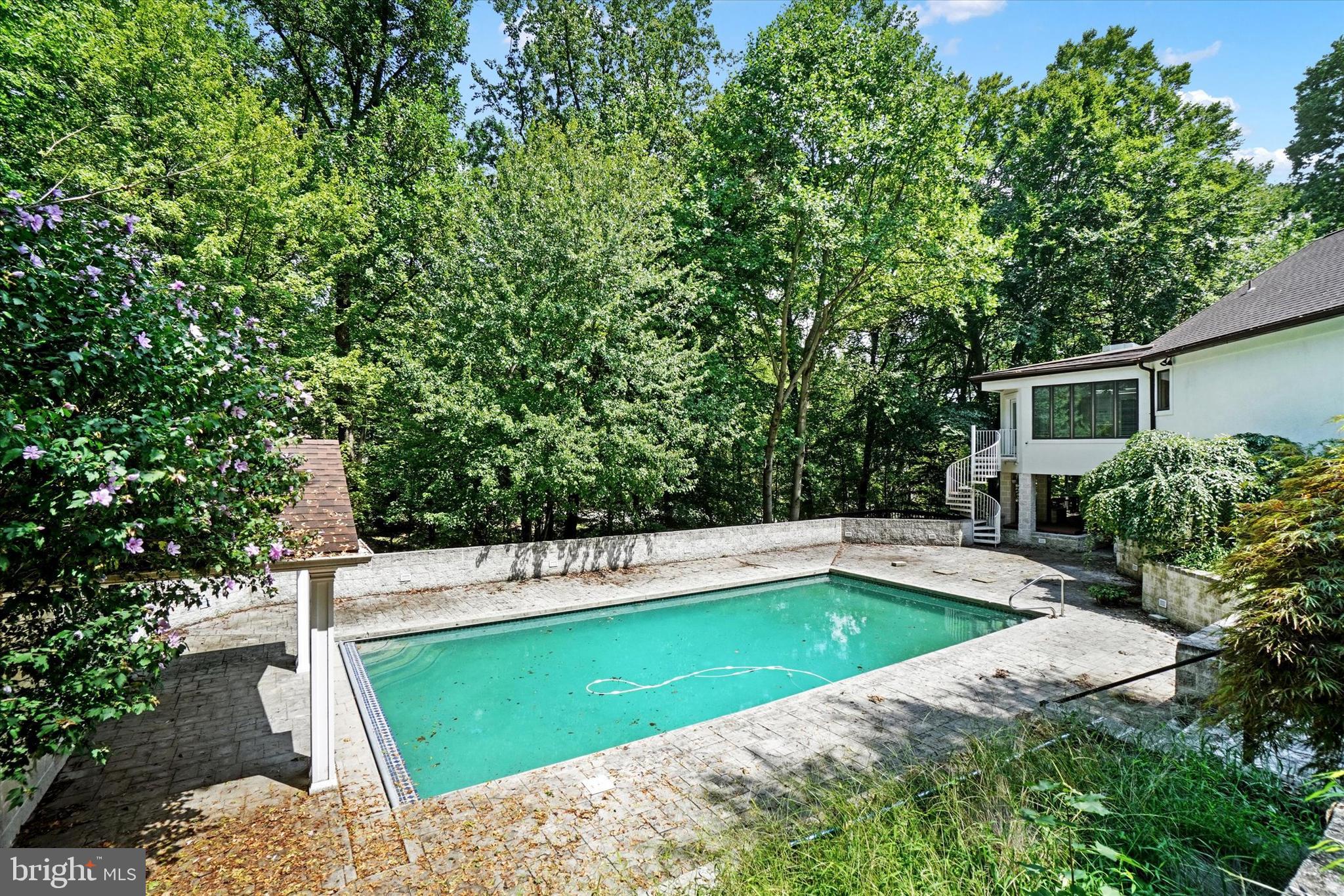 SPRINGETTS OAKS - Residential