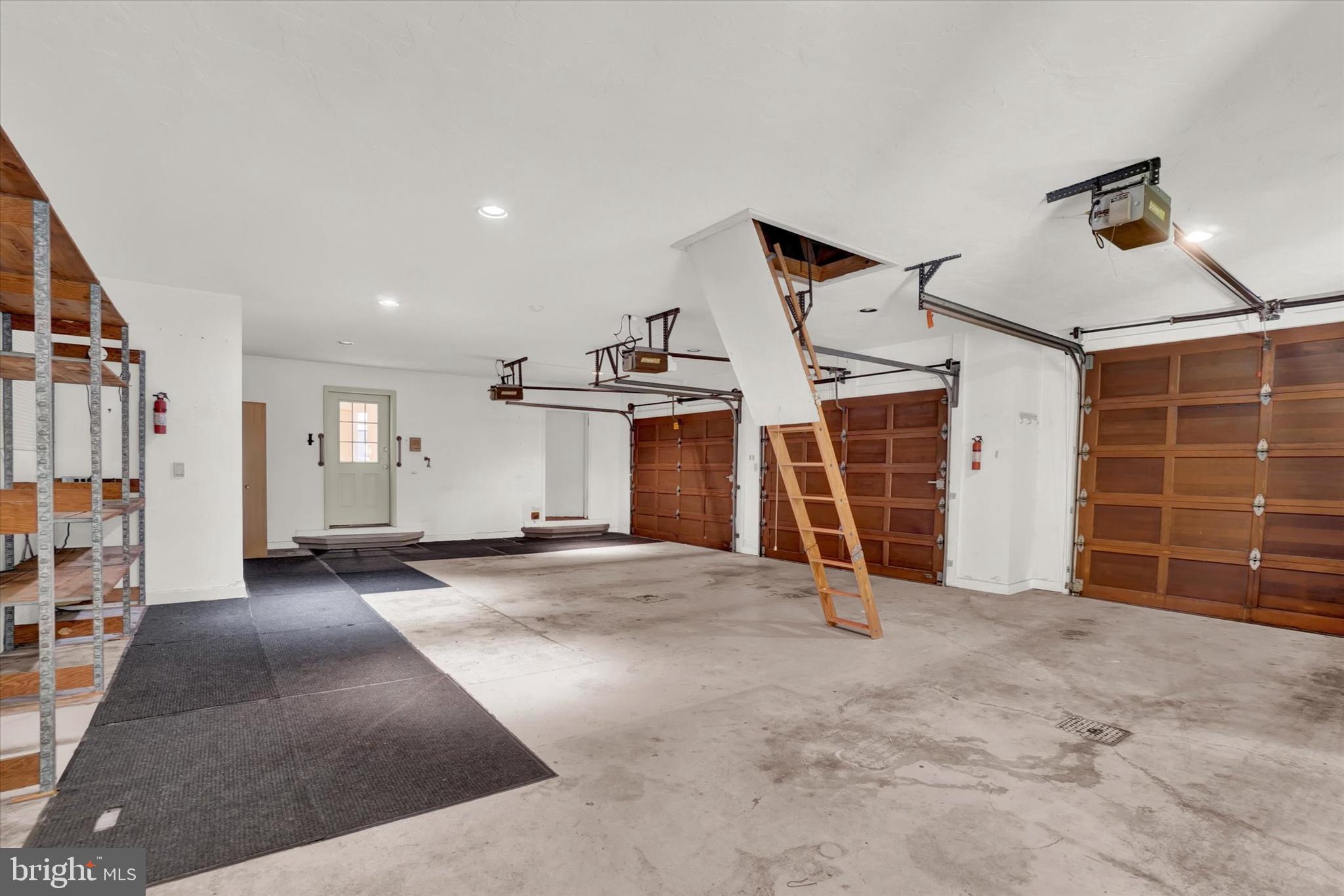 SPRINGETTS OAKS - Residential