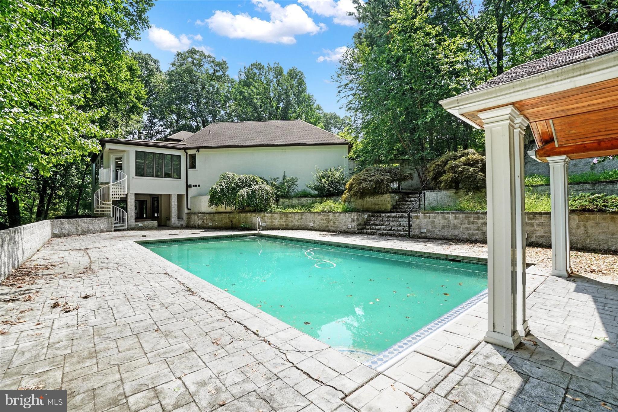 SPRINGETTS OAKS - Residential