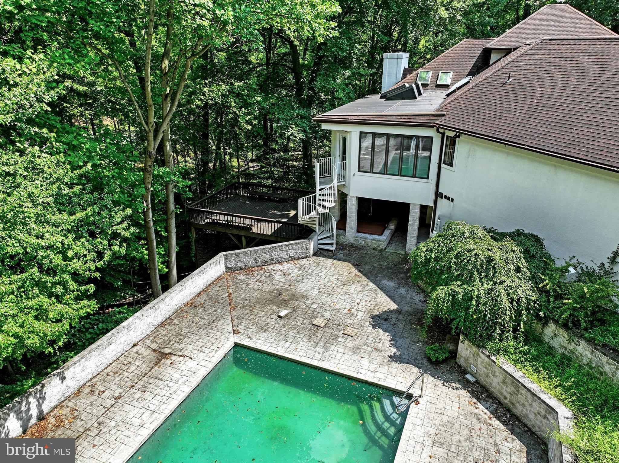 SPRINGETTS OAKS - Residential