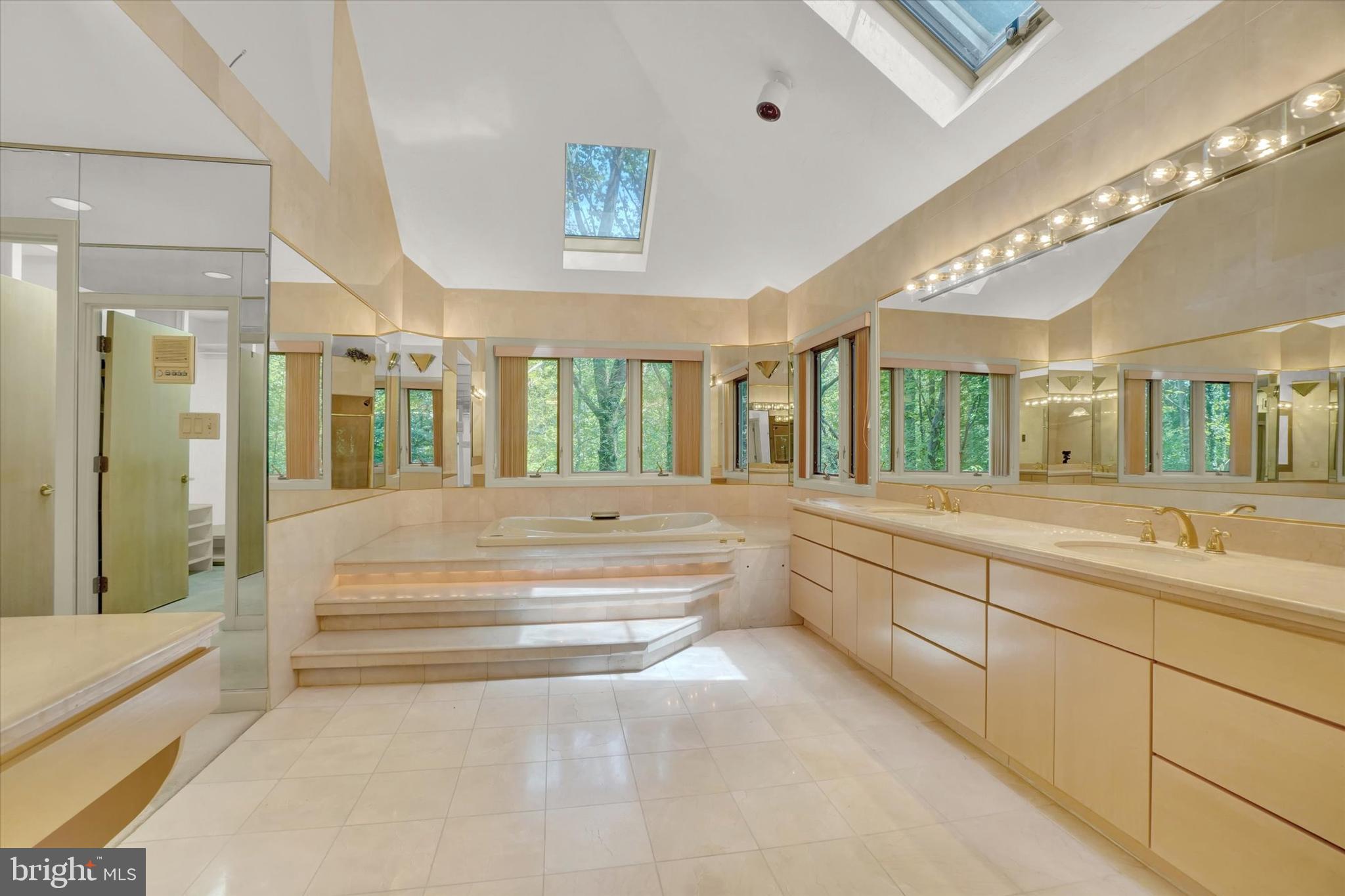 SPRINGETTS OAKS - Residential