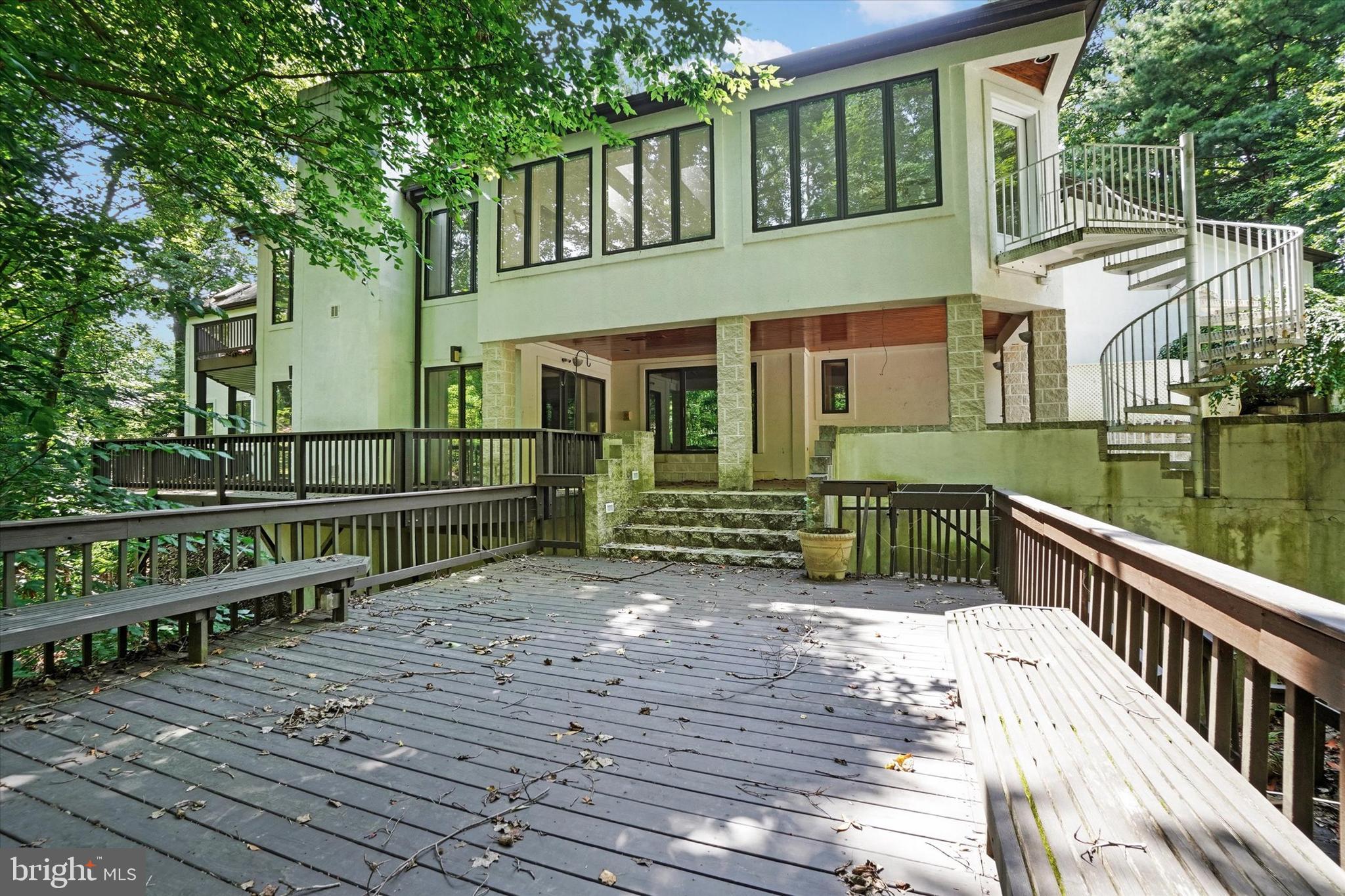 SPRINGETTS OAKS - Residential