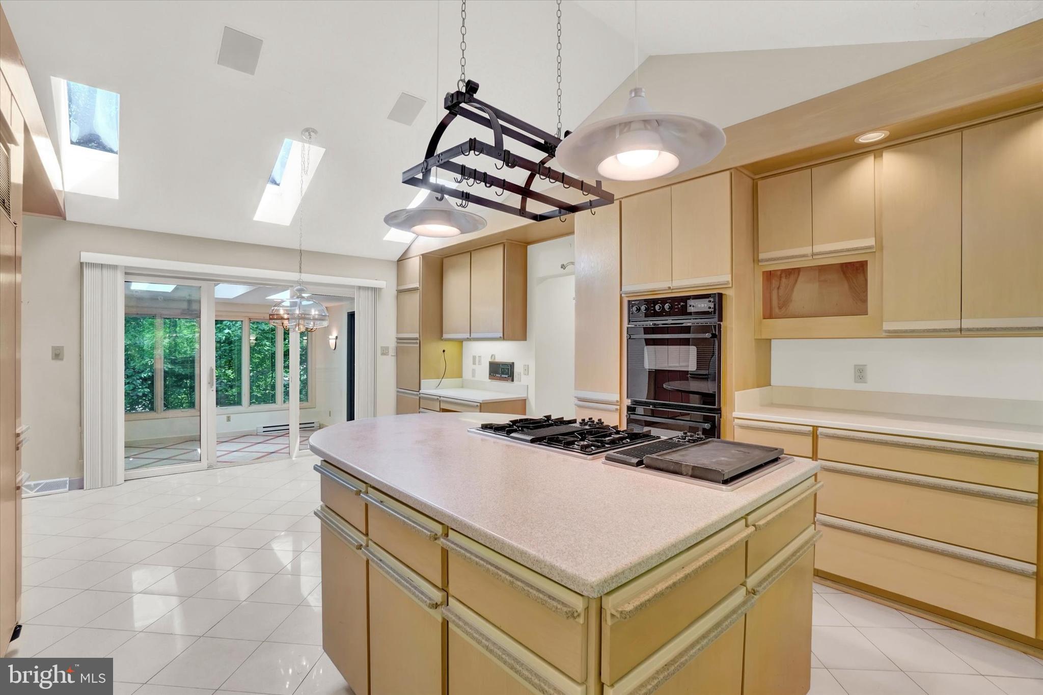 SPRINGETTS OAKS - Residential