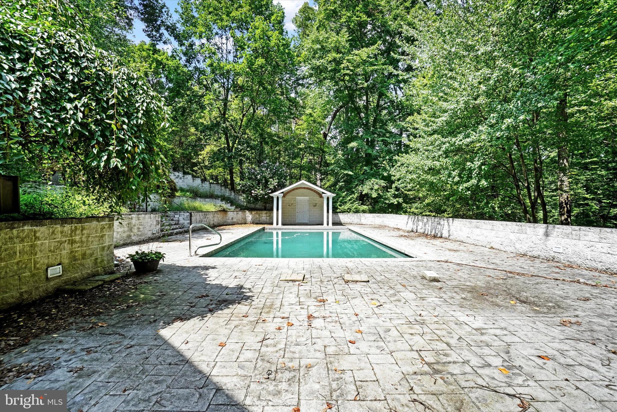 SPRINGETTS OAKS - Residential