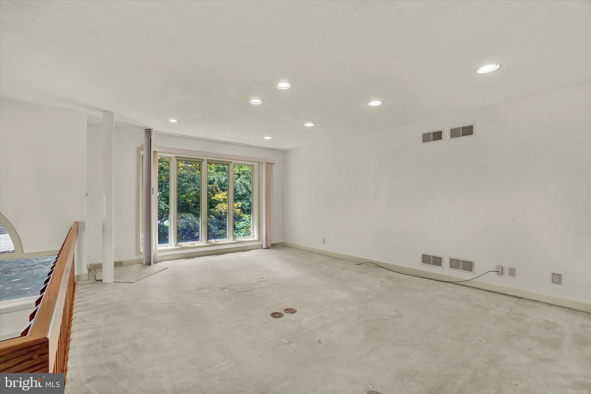 SPRINGETTS OAKS - Residential