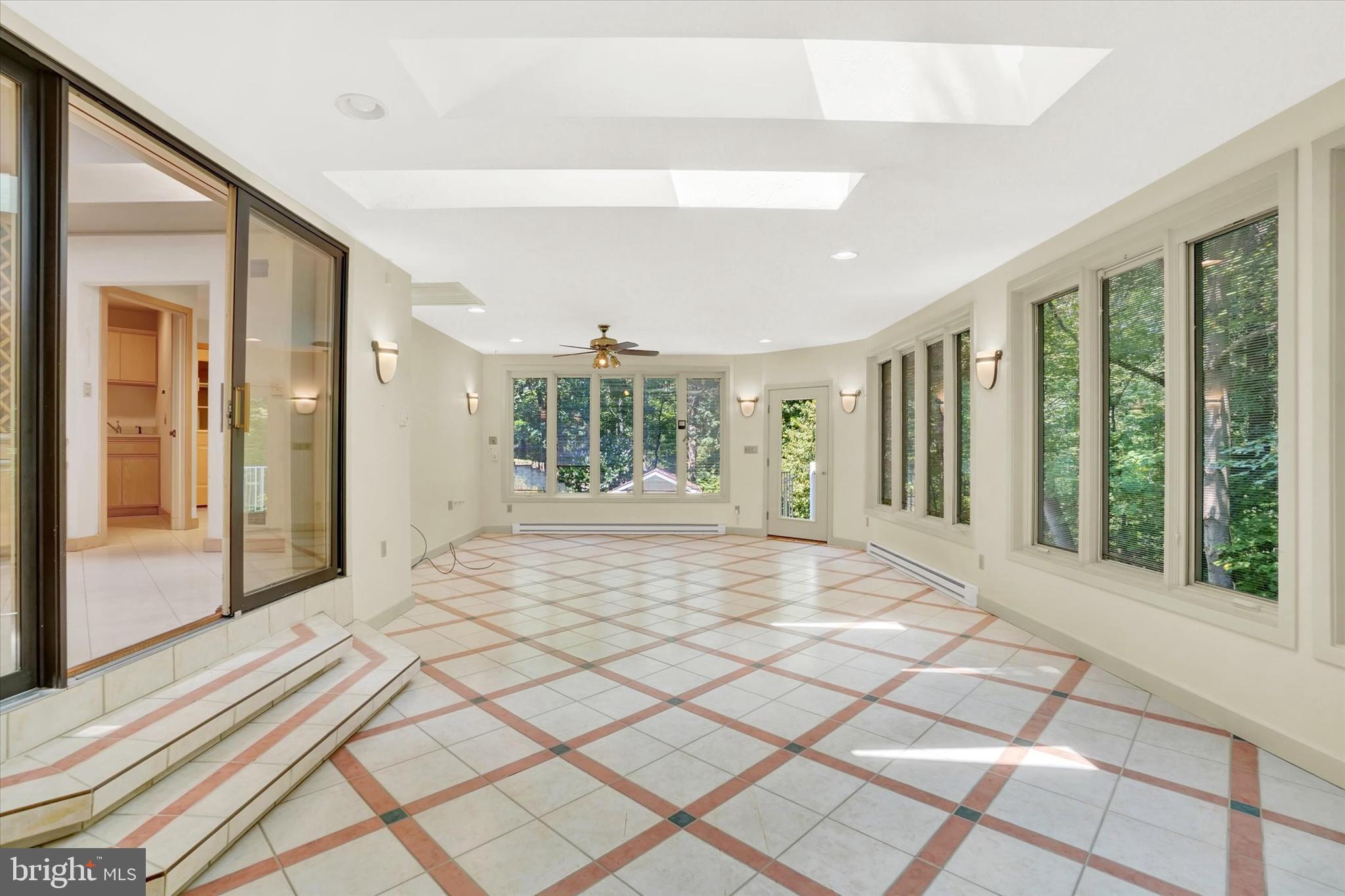 SPRINGETTS OAKS - Residential