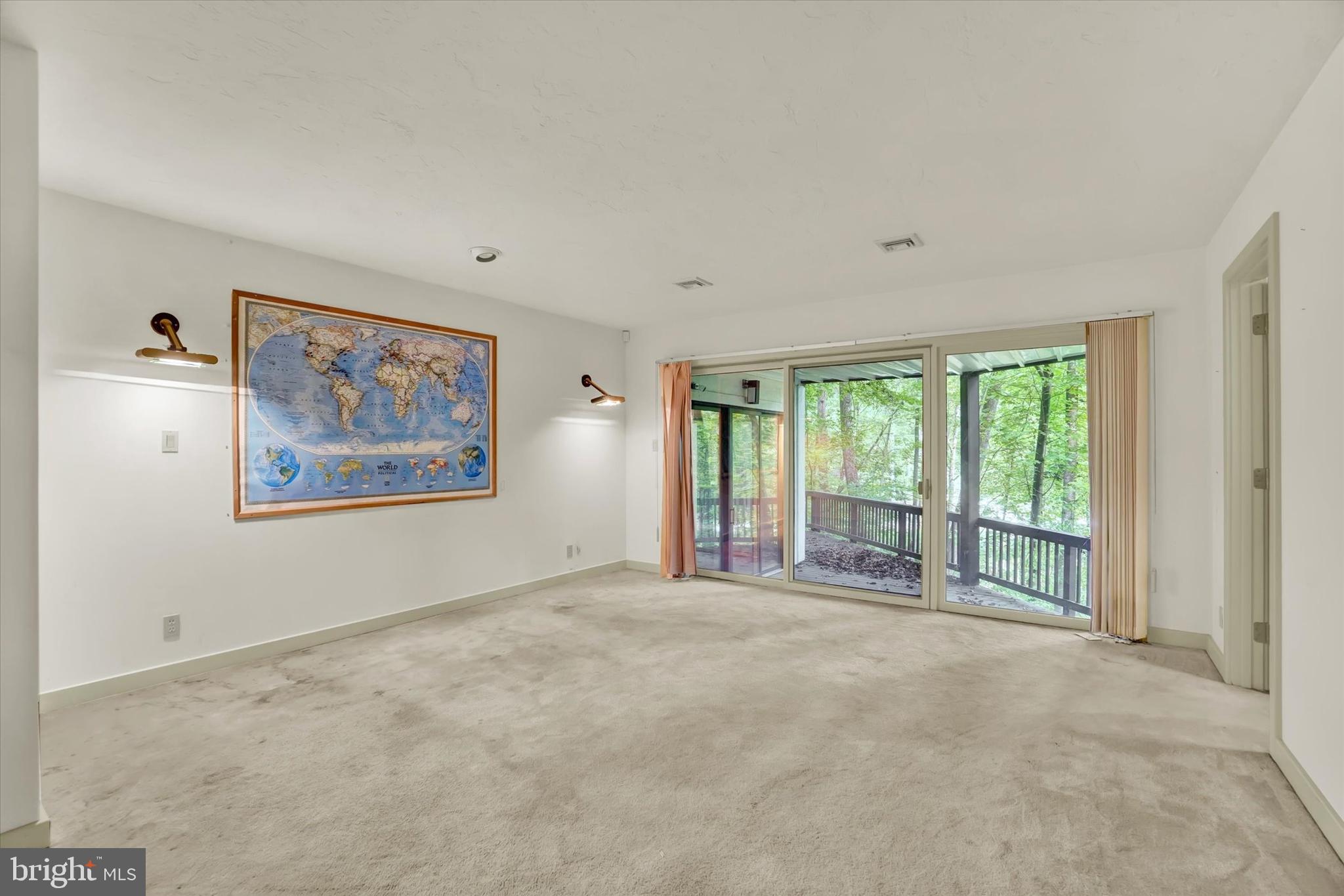 SPRINGETTS OAKS - Residential