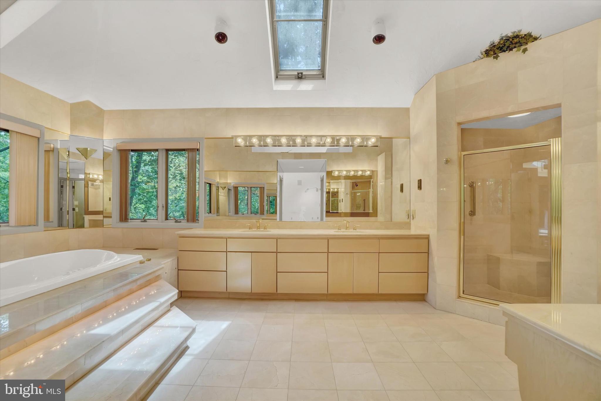 SPRINGETTS OAKS - Residential