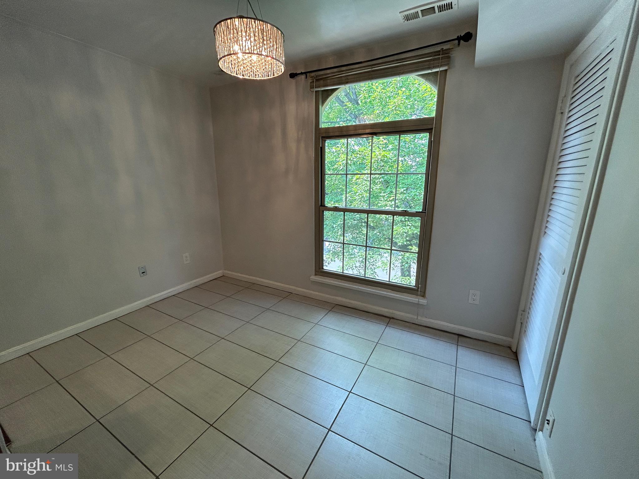 WOODBURN VILLAGE - Residential Lease