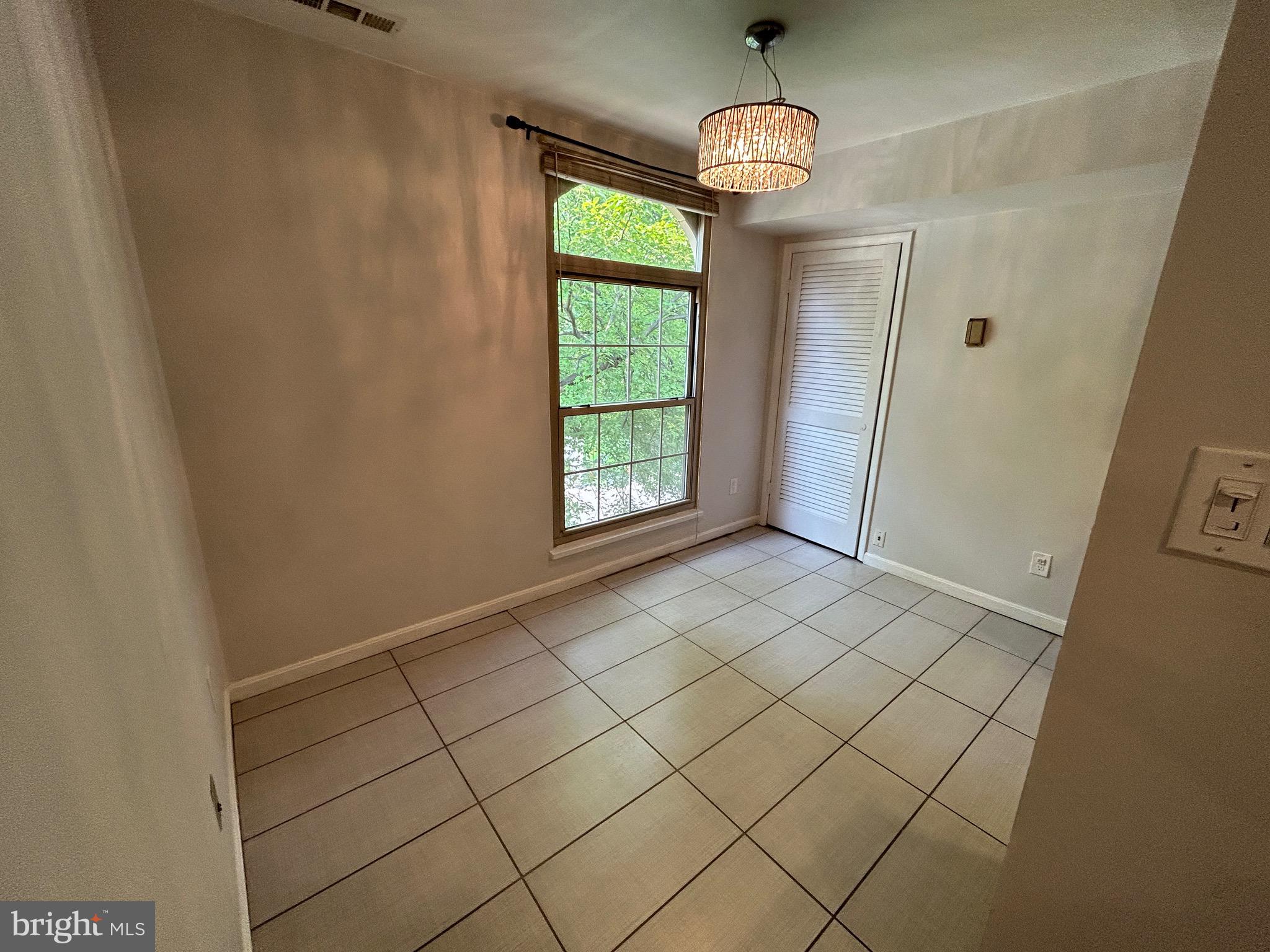 WOODBURN VILLAGE - Residential Lease