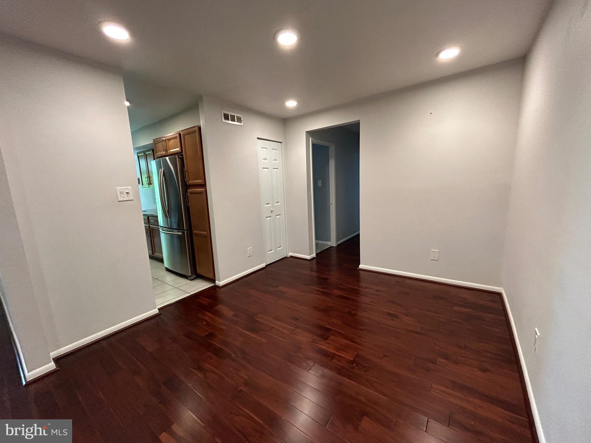 WOODBURN VILLAGE - Residential Lease