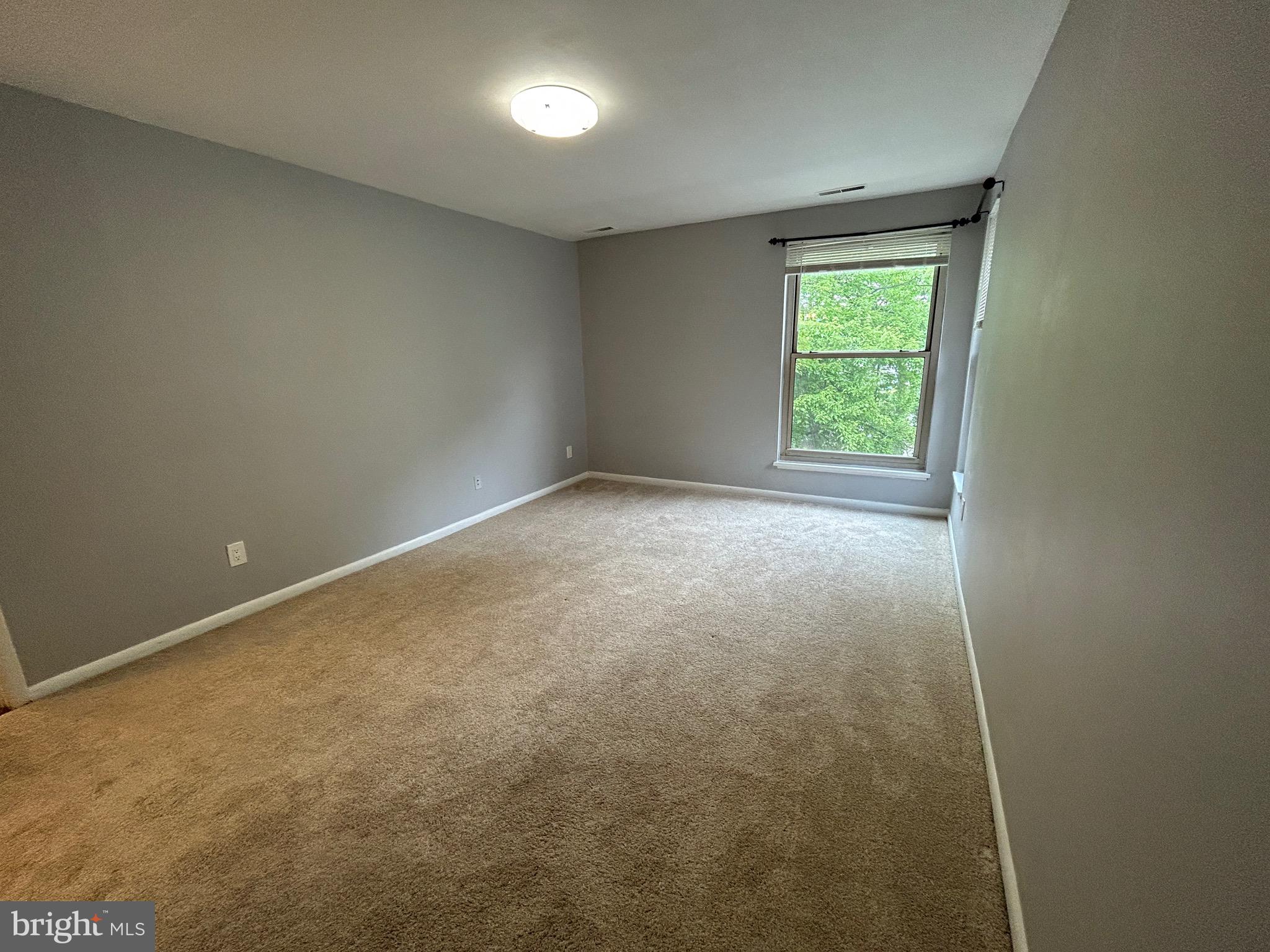 WOODBURN VILLAGE - Residential Lease