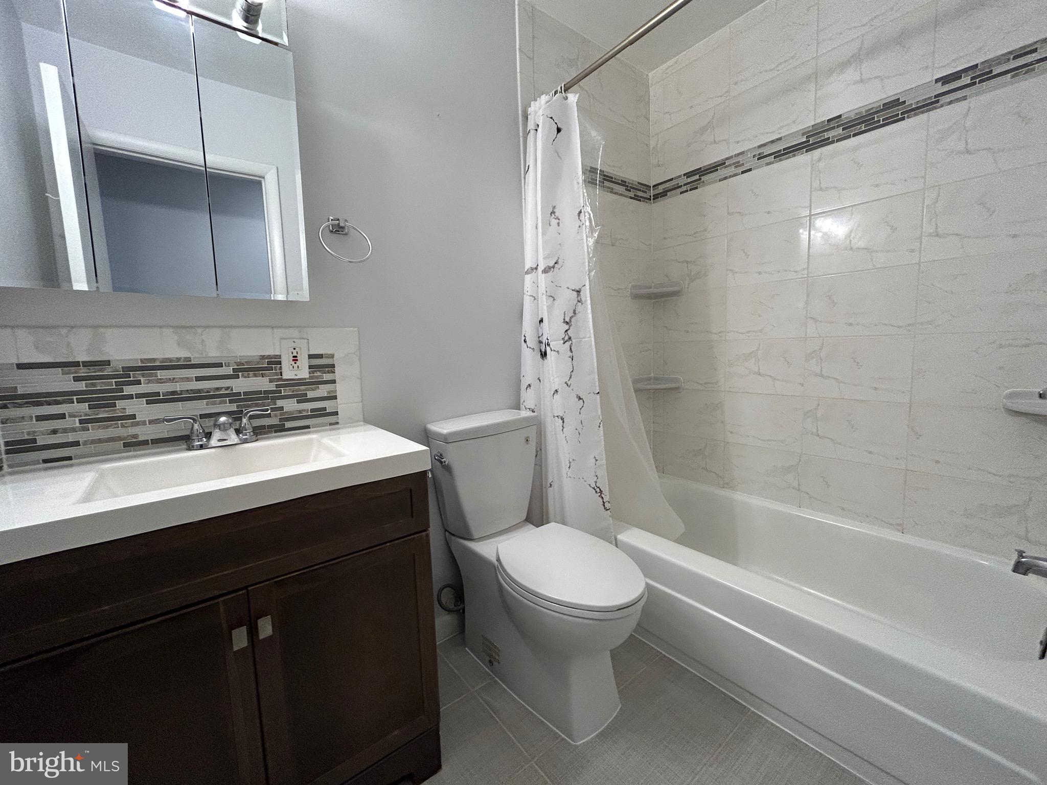 WOODBURN VILLAGE - Residential Lease