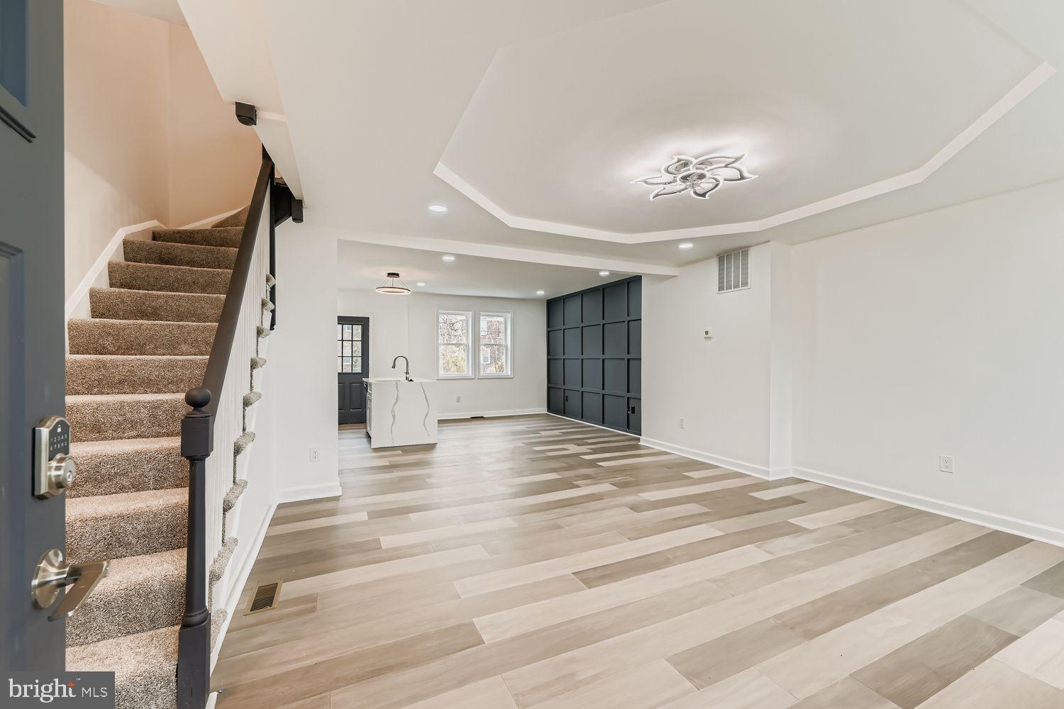 1311 N KENWOOD AVENUE