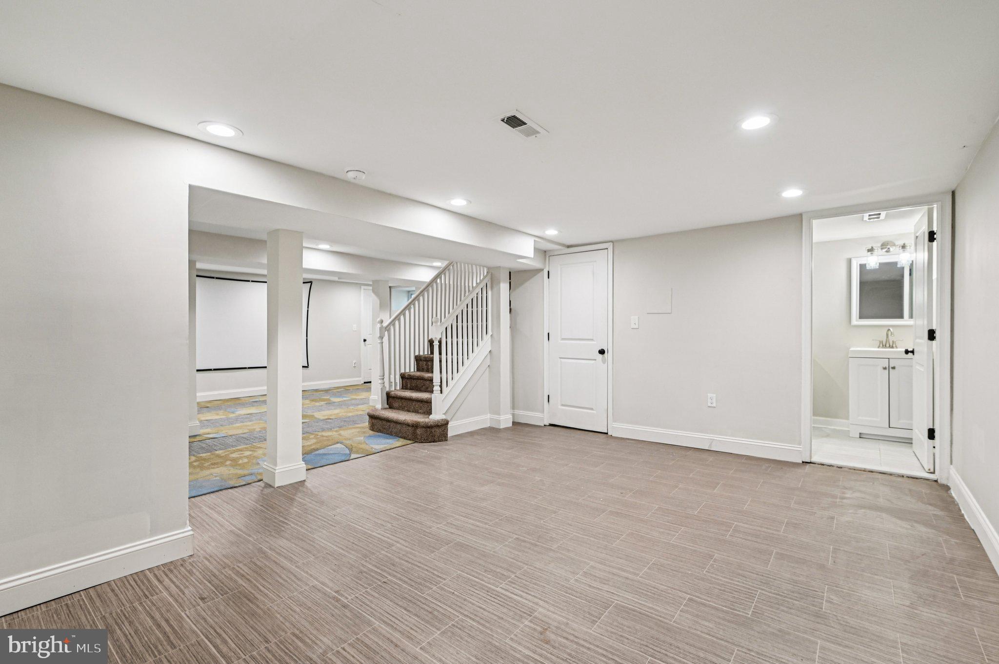 ASHBURTON HISTORIC DISTRICT - Residential