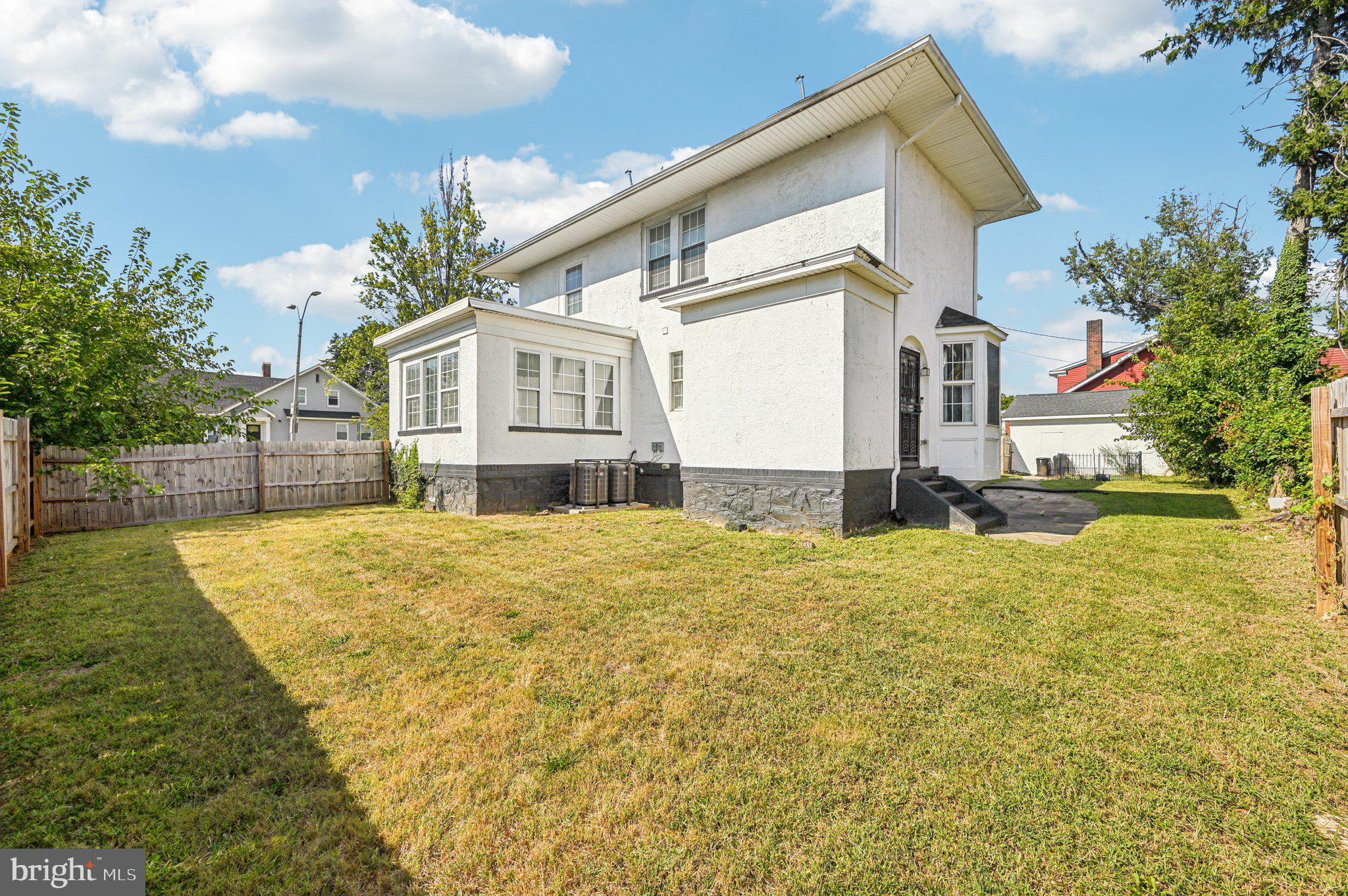 ASHBURTON HISTORIC DISTRICT - Residential