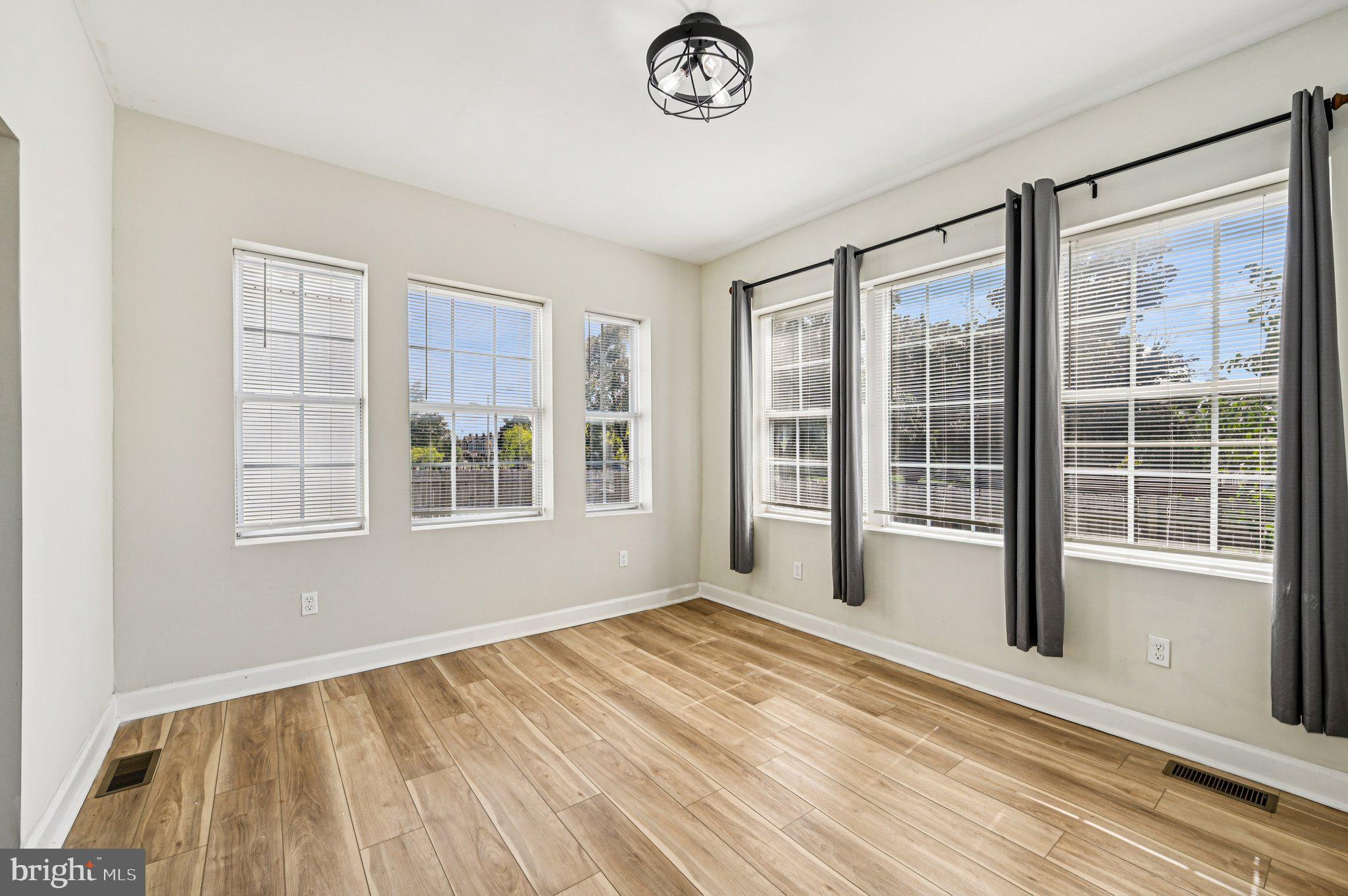 ASHBURTON HISTORIC DISTRICT - Residential