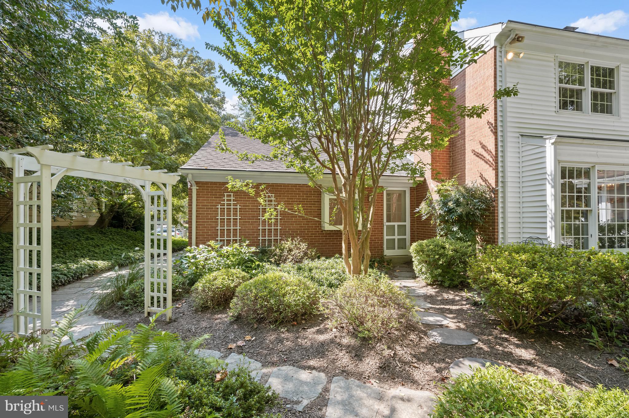 EAST GATE OF POTOMAC - Residential