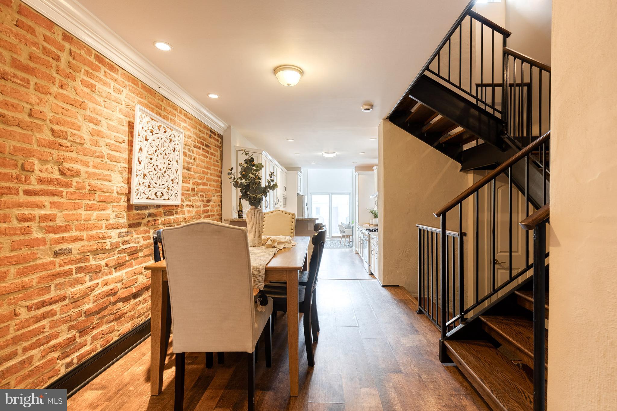 LITTLE ITALY - Residential