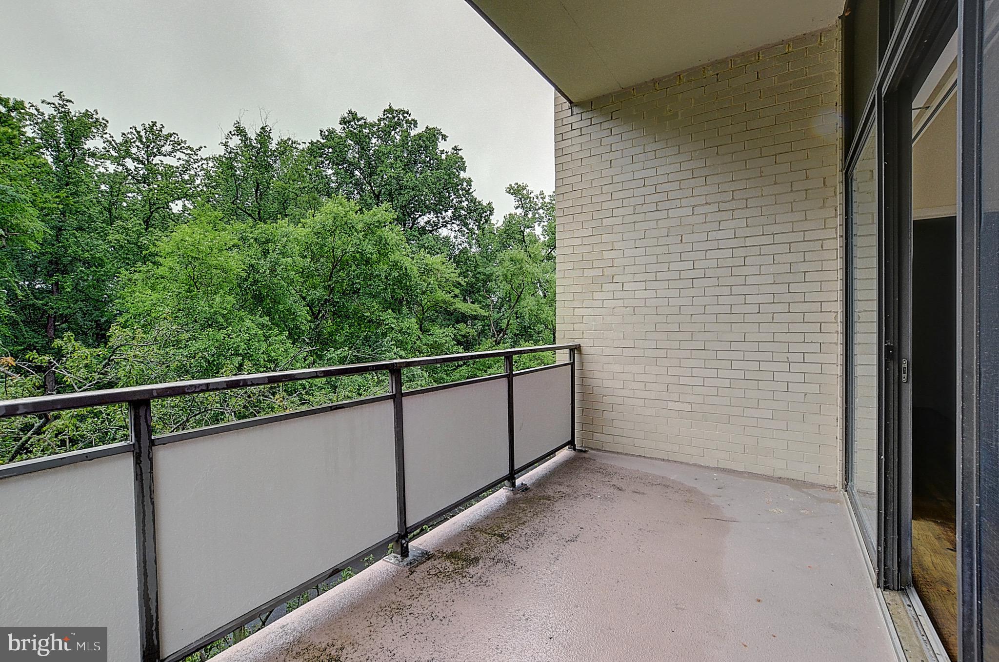 PROMENADE TOWERS - Residential