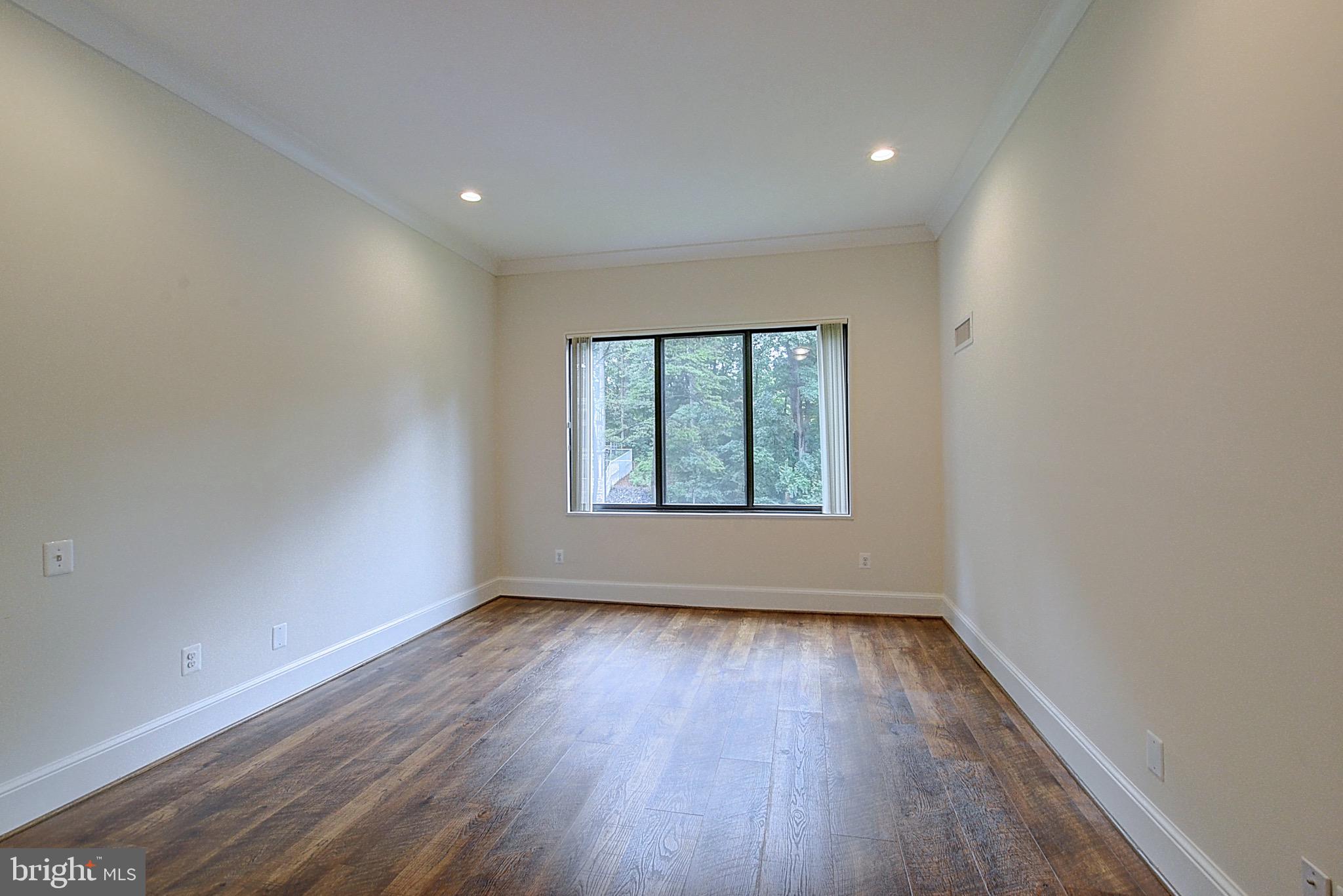 PROMENADE TOWERS - Residential