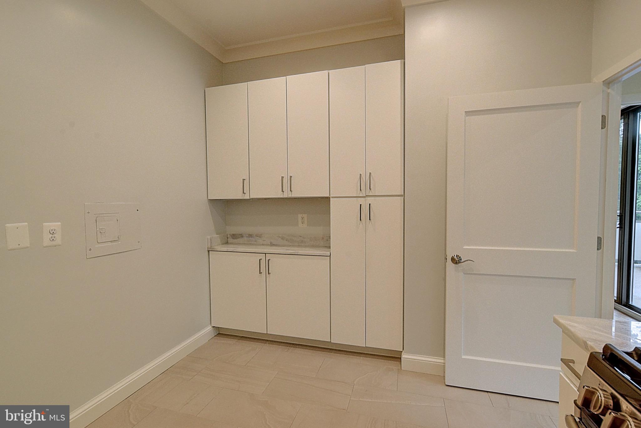 PROMENADE TOWERS - Residential