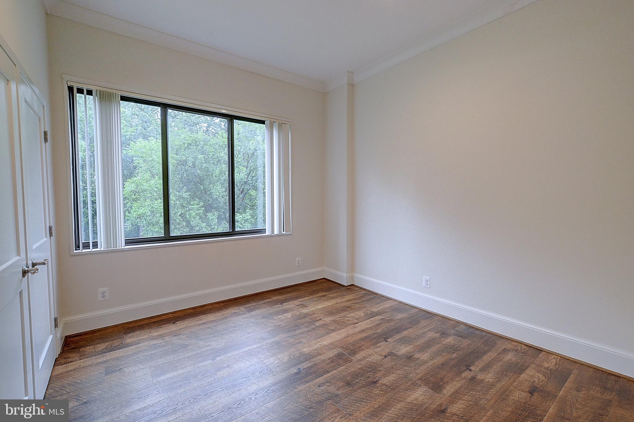 PROMENADE TOWERS - Residential