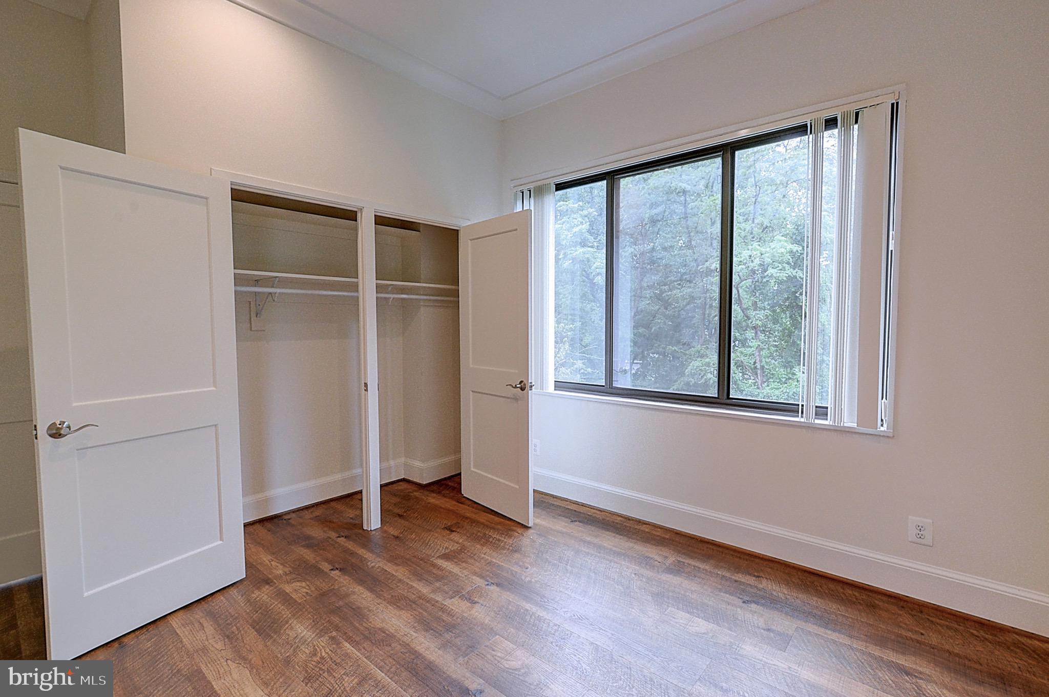 PROMENADE TOWERS - Residential