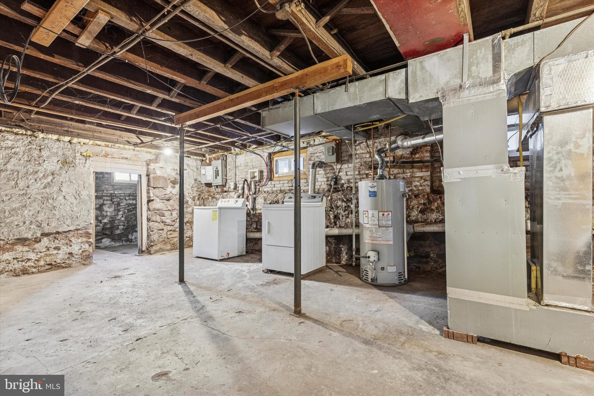 CHAPEL HILL MANOR - Residential