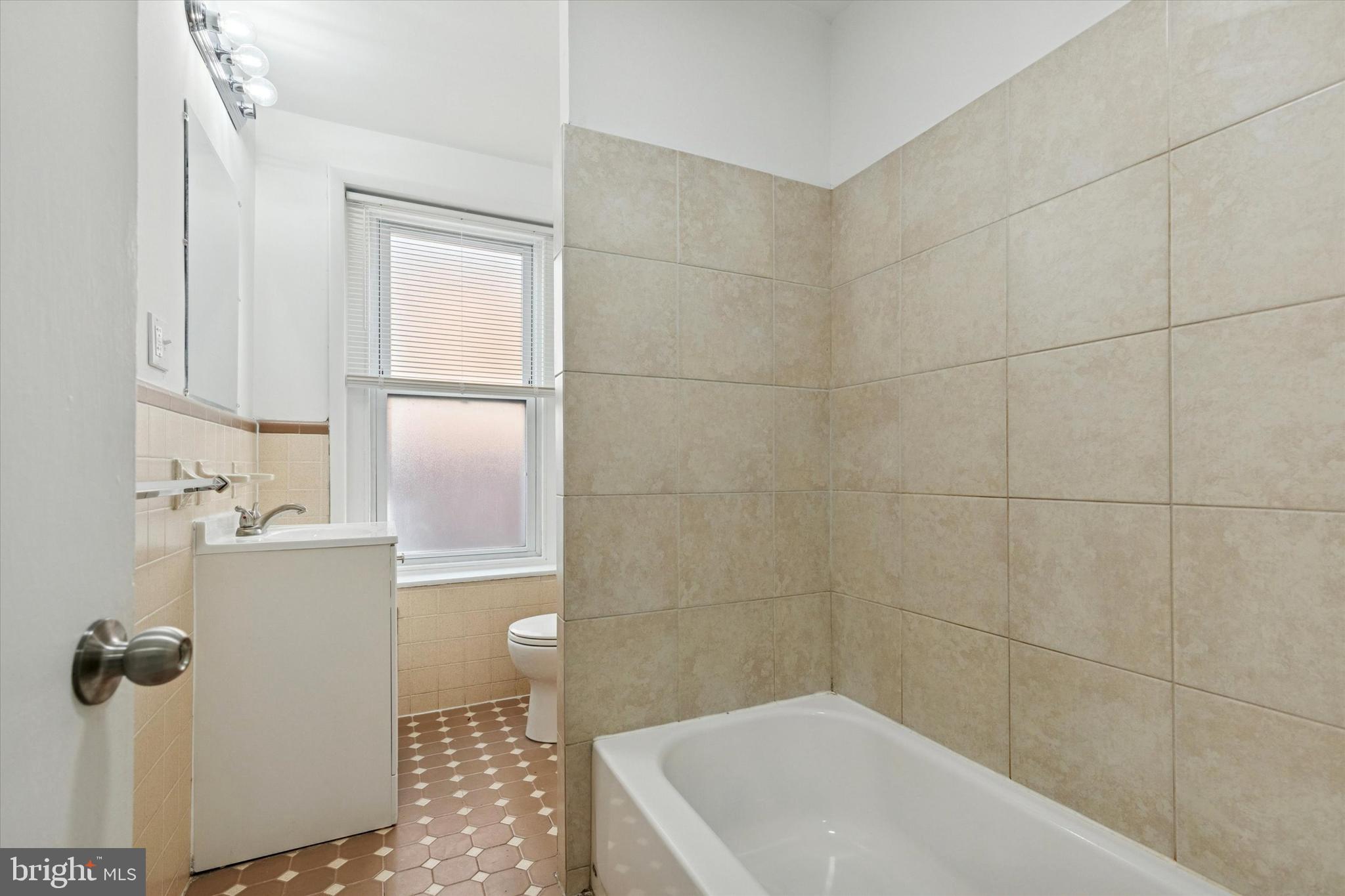 CHAPEL HILL MANOR - Residential