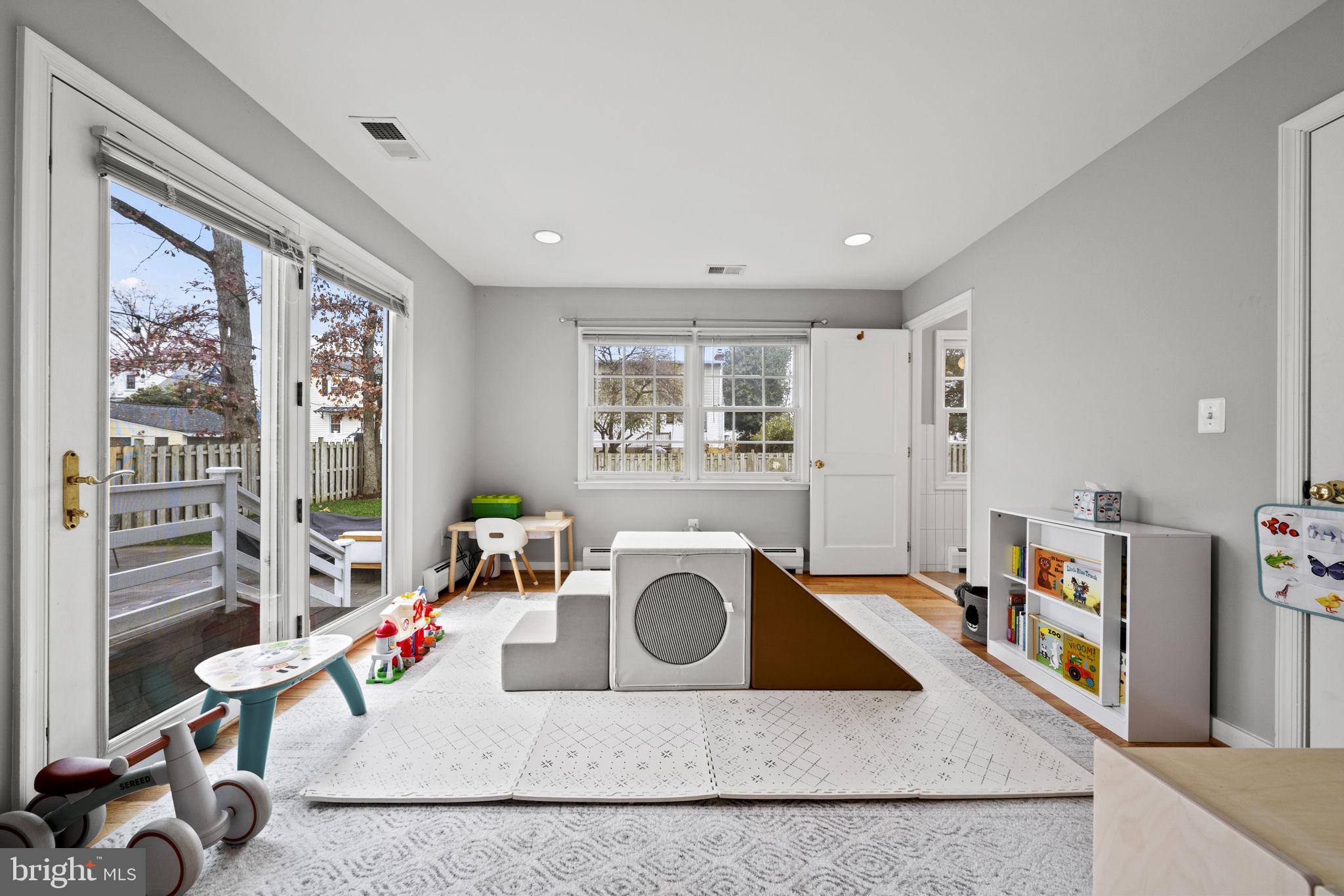 CLAREMONT - Residential Lease