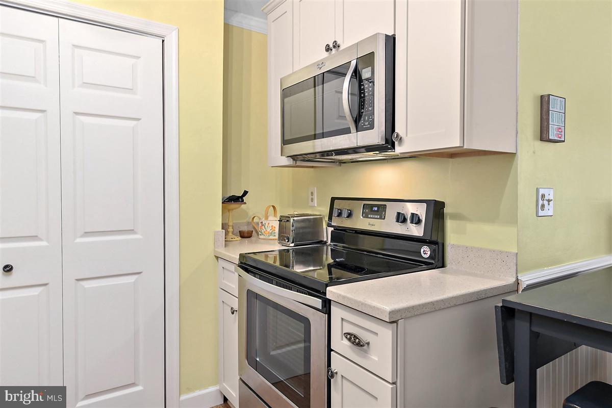 WHISPERING WOODS - Residential