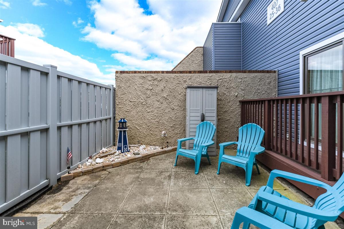 WHISPERING WOODS - Residential