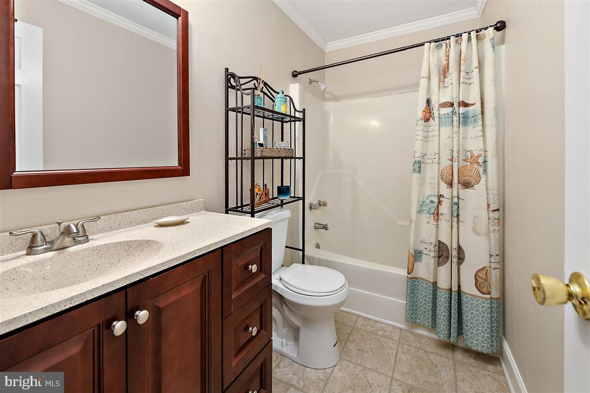 WHISPERING WOODS - Residential