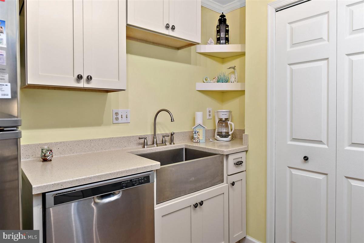 WHISPERING WOODS - Residential