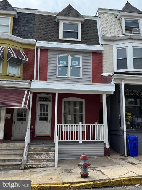 Townhouse For Sale - 826 Pear Street<br/> READING, PA 19601