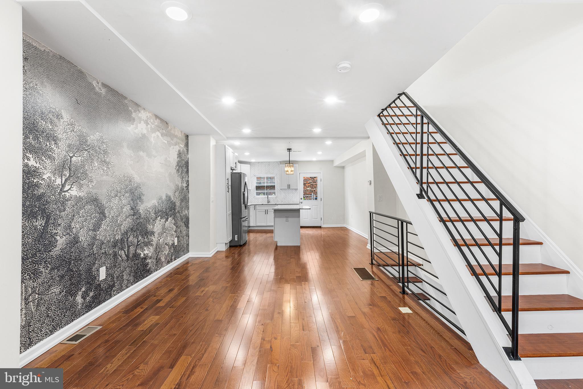 2921 ALMOND STREET