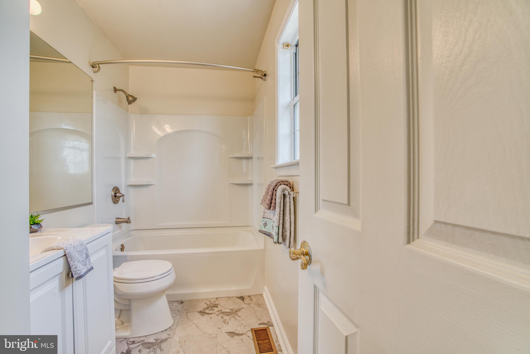 MOUNT AUGUSTINE - Residential