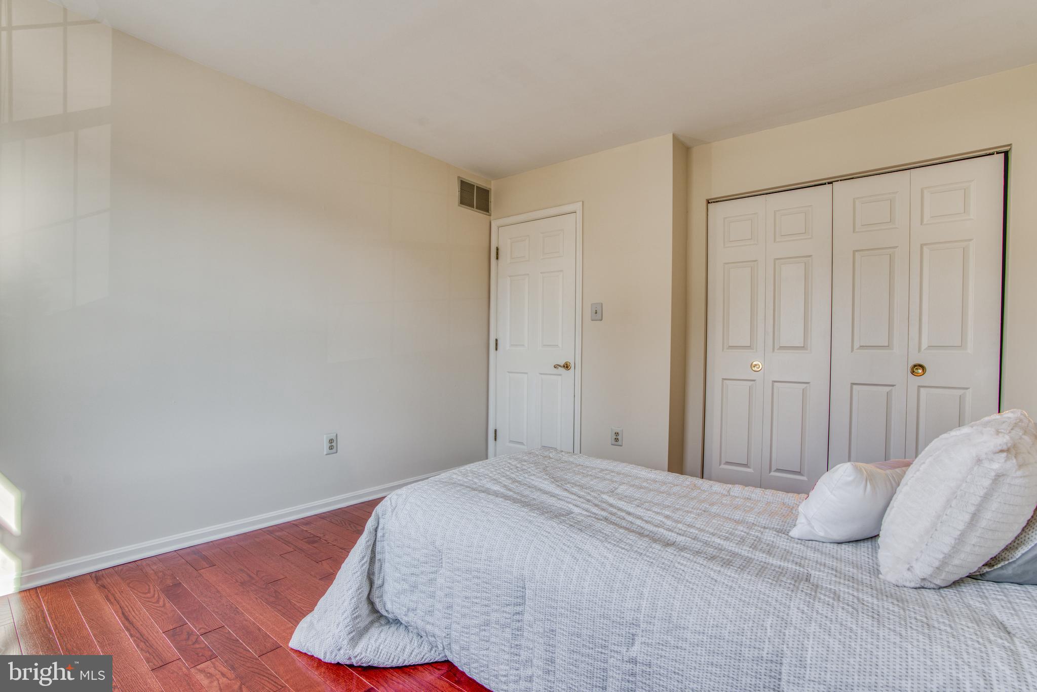 MOUNT AUGUSTINE - Residential