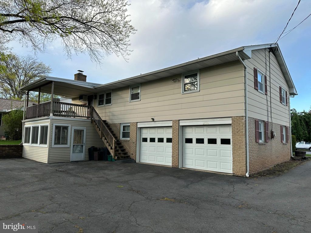 Photo of 470 N Holly Street, ELIZABETHTOWN, PA 17022 (MLS # PALA2086530)