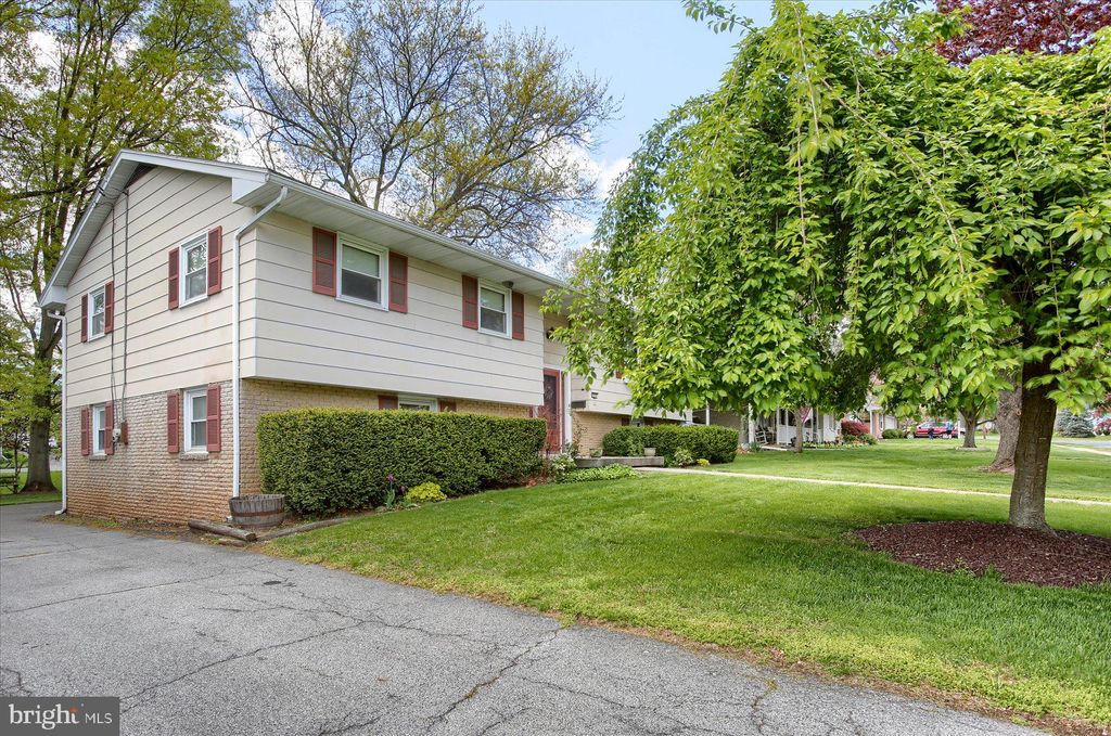 Photo of 470 N Holly Street, ELIZABETHTOWN, PA 17022 (MLS # PALA2086530)