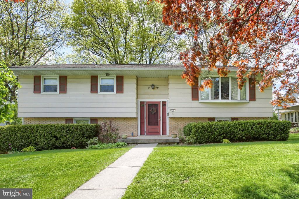 Photo of 470 N Holly Street, ELIZABETHTOWN, PA 17022 (MLS # PALA2086530)