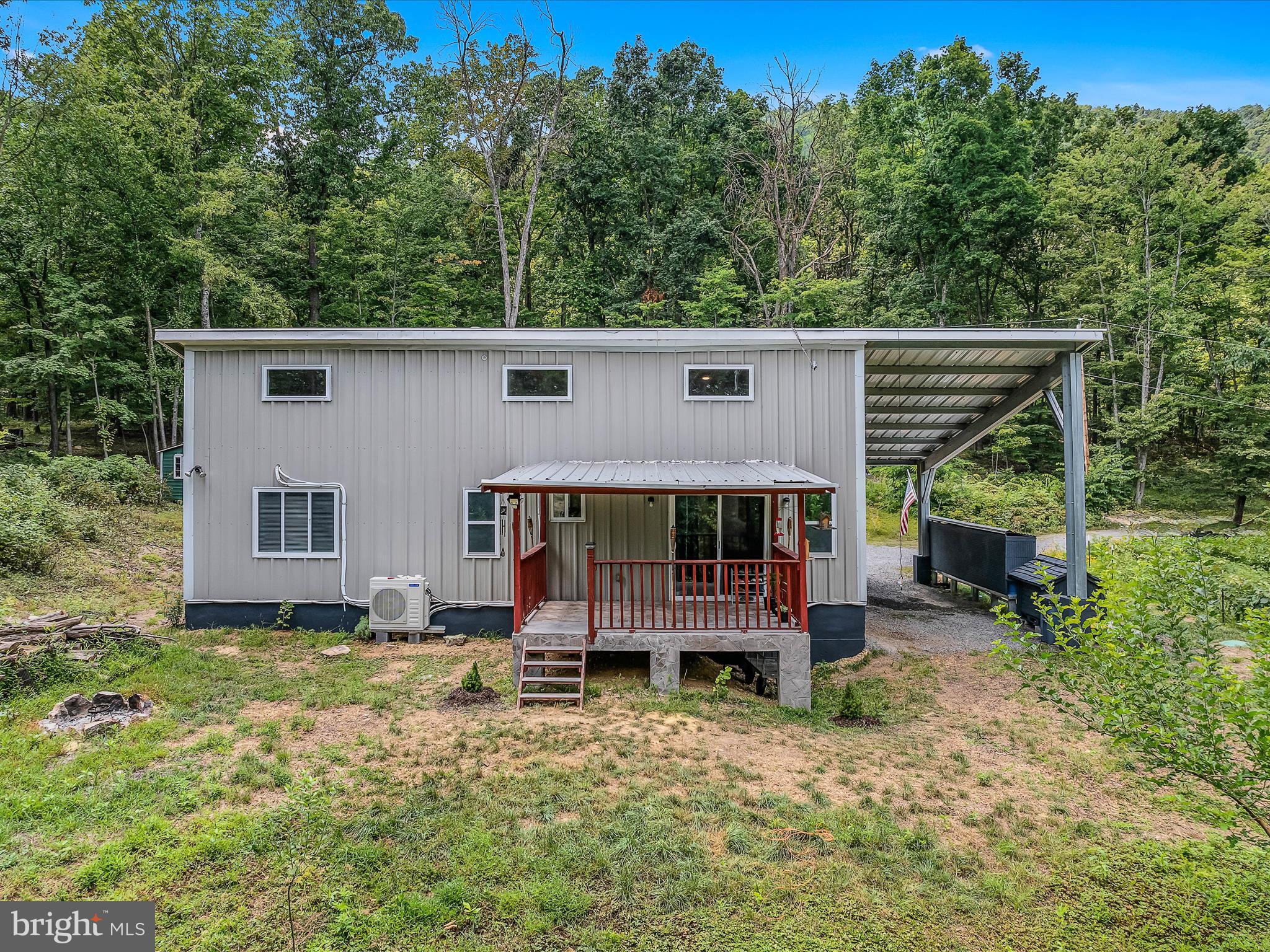 HAPPY VALLEY RETREAT - Residential