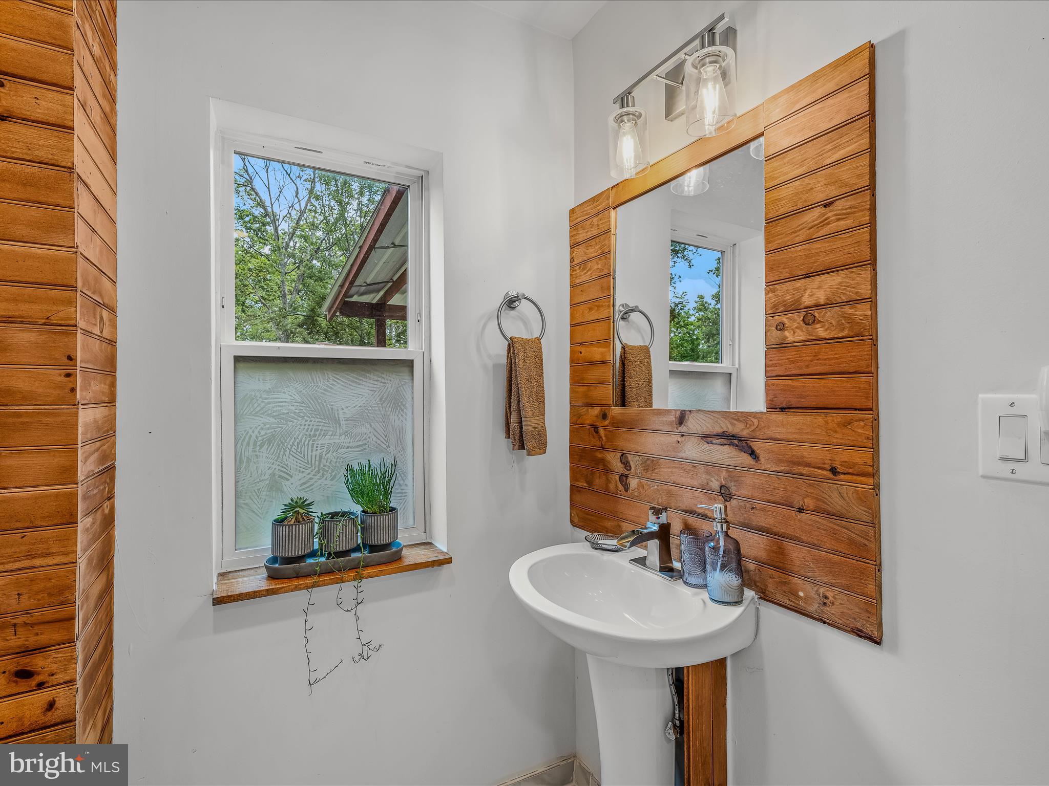 HAPPY VALLEY RETREAT - Residential