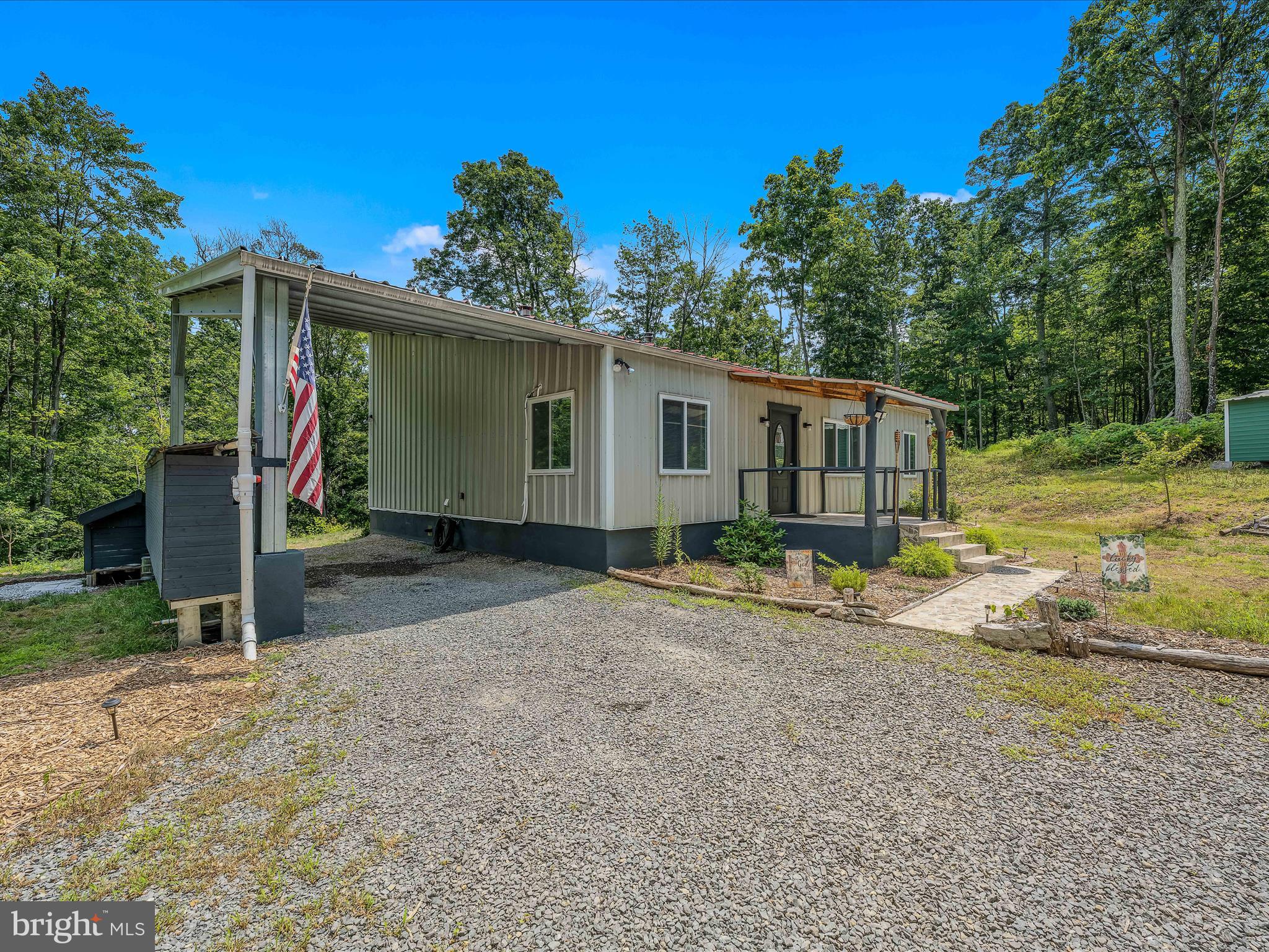 HAPPY VALLEY RETREAT - Residential