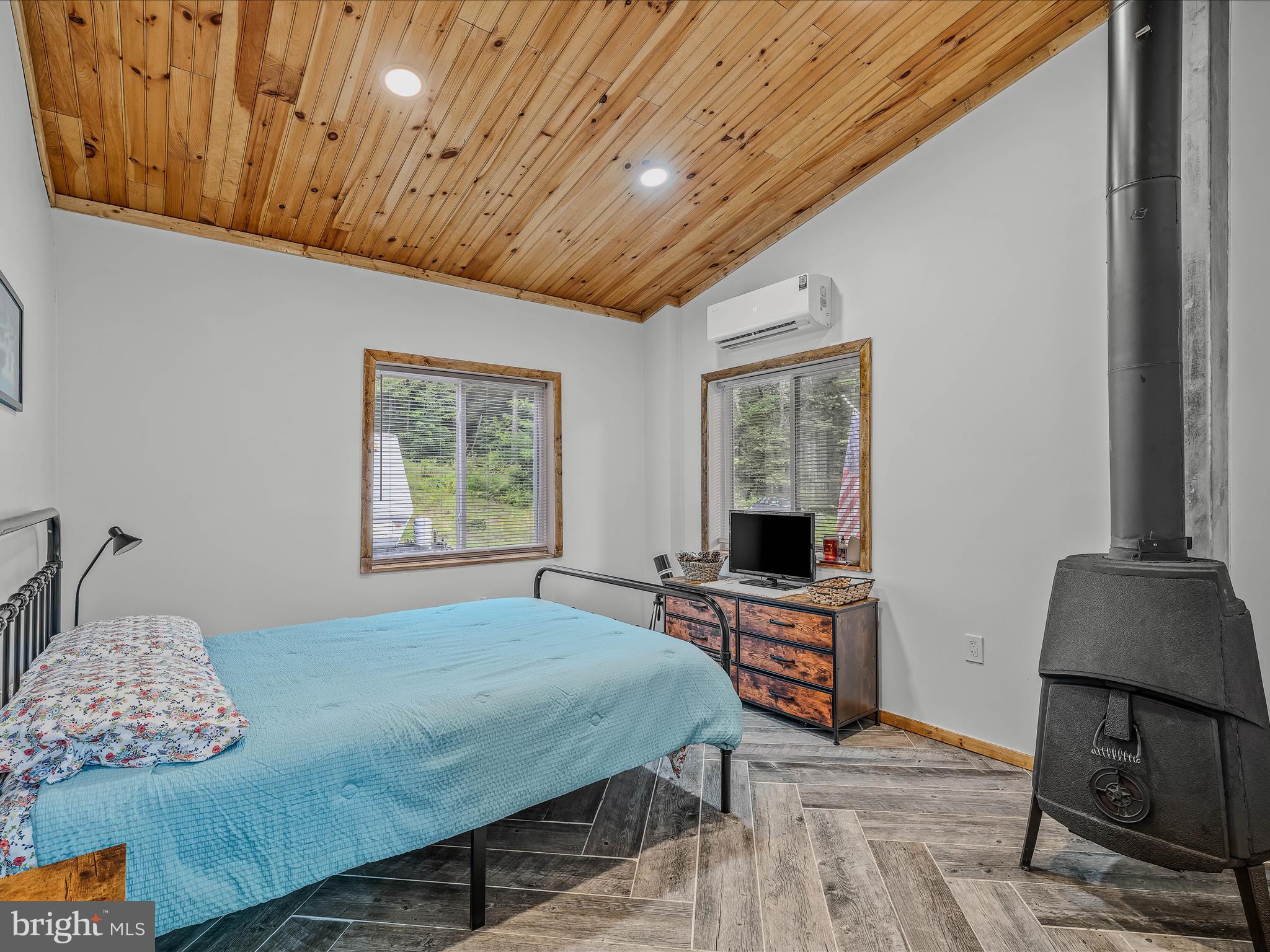 HAPPY VALLEY RETREAT - Residential