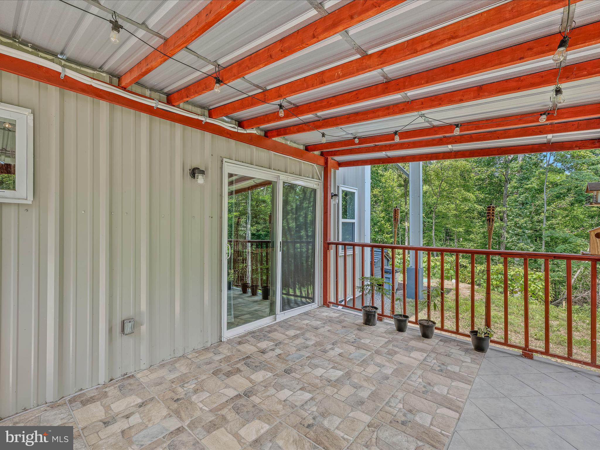 HAPPY VALLEY RETREAT - Residential