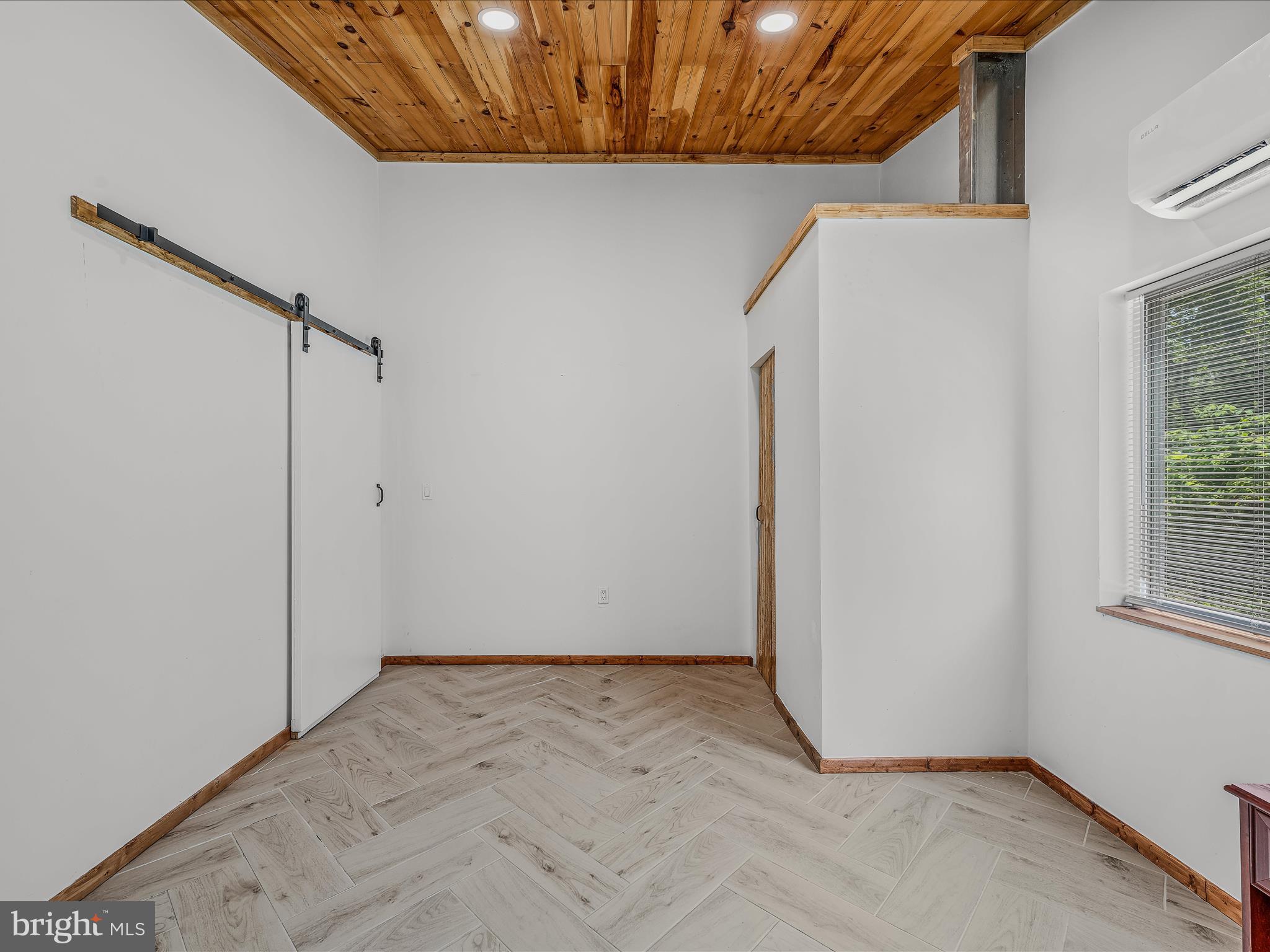 HAPPY VALLEY RETREAT - Residential